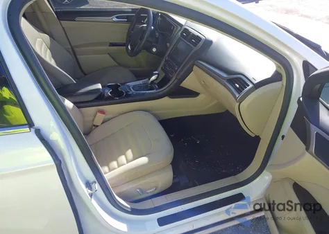 2016 Ford Fusion Hybrid Se z USA, uszkodzony, nr VIN 3FA6P0LU2GR323972